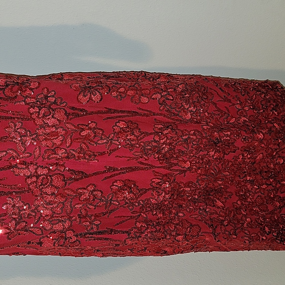 ALEX EVENINGS RED SEQUIN SHEATH DRESS - Picture 5 of 9